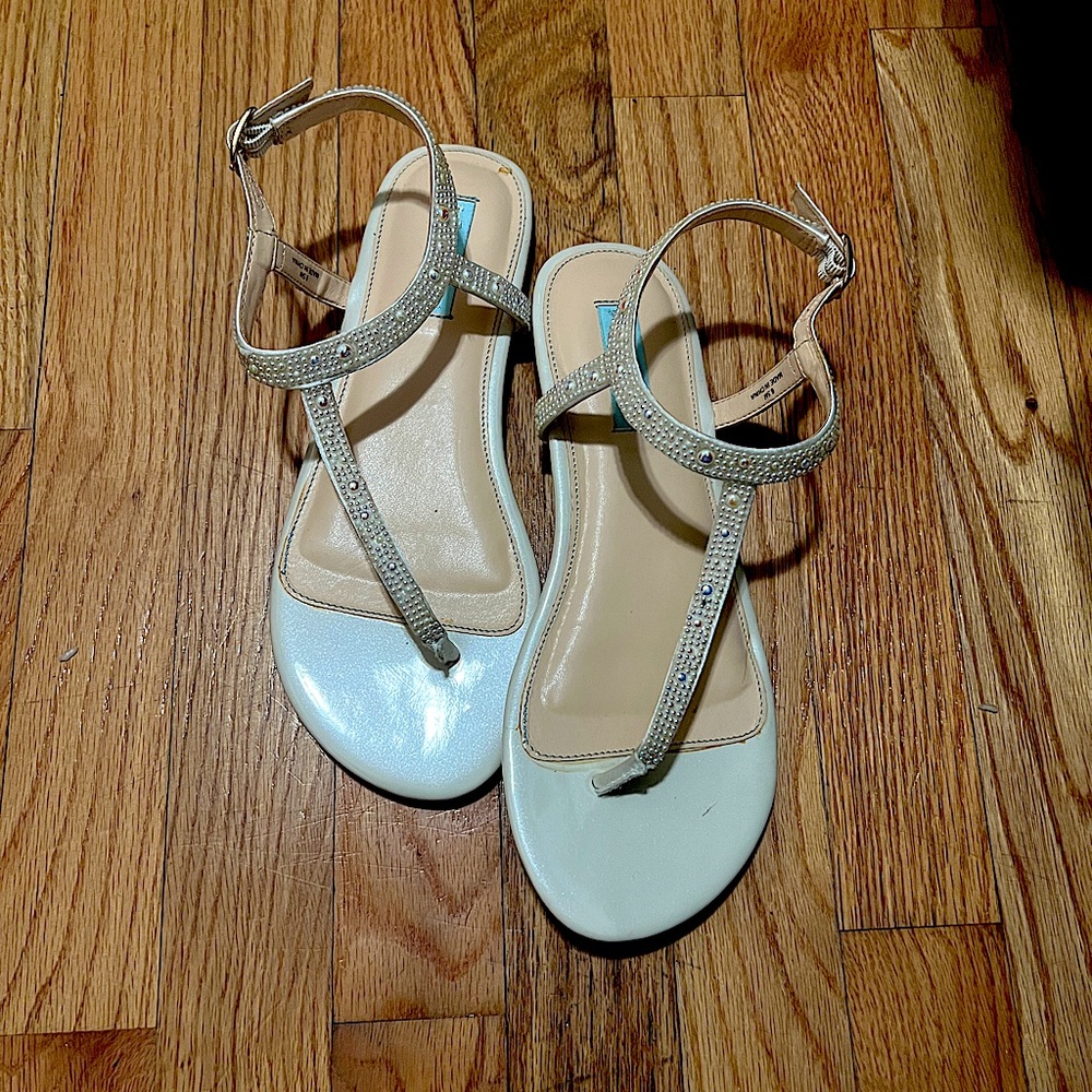 Betsey Johnson Pearl sandals SB-LUX